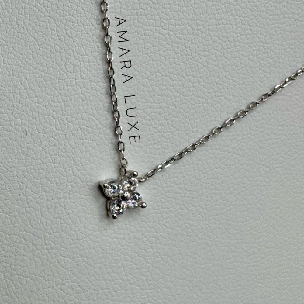 Silver Clover Necklace - Picture 4 of 6